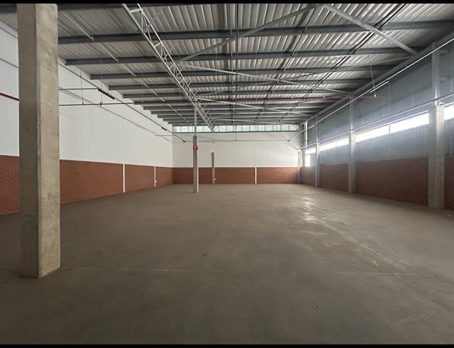 676M² WAREHOUSE TO LET IN CLAYVILLE